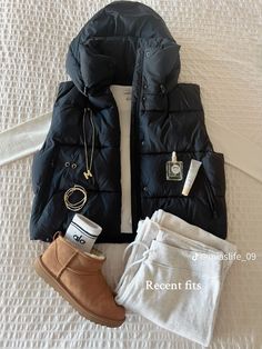 Everyday School Outfits, Adidas Spezials, Outfit With Uggs, Comfy Outfits Winter, Simple Outfits For School, Comfy Winter, Outfit Inspo Summer, Uggs Outfit, Casual Preppy Outfits