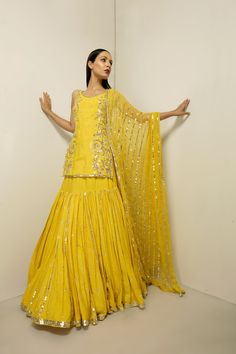 Roshini Lehenga Set Prevasu - Fabilicious Fashion Indian Wedding Dress Traditional, Yellow Sharara, Kurta Lehenga, Haldi Outfits, Stylish Gown, Haldi Outfit, Ruffle Saree, Gaun Fashion, Indian Wedding Wear