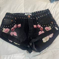 One Teaspoon Jeans Low Rise Size 22 I Am Normally A 25 And Wearing A 22 In These Jeans They Run Big For Some Reason Shorts With Patches, Teaspoon Shorts, One Teaspoon Shorts, Jeans Low Rise, Low Rise Shorts, One Teaspoon, Jeans Color, Colored Jeans, Low Rise