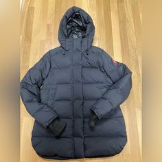 Canada Goose Alliston Jacket In Black Noir. Size Medium And Good Condition . Comes With Dust Bag And Warranty Card. All Reasonable Offers Will Be Considered Canada Goose, Puffer, Dust Bag, Jackets For Women, Black