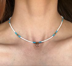 Boho beaded choker is beautiful by itself or layered with other necklaces. Wear to the beach, to a party or give as a gift. Western Beaded Necklace, Seed Bead Choker, Bead Choker Necklace, Choker Handmade, Diy Jewlery, Trending Necklaces, Bead Choker, Beaded Choker Necklace, Seed Bead Necklace