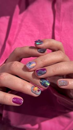 Korean Coffin Nail Ideas, Sci Fi Nail Art, Nail Gem Art, Victoria Paris Nails, Ballet Core Nails, Abstract Nail Art Short Nails, Funky Gel Nails, Short Maximalist Nails, Unique Short Nails