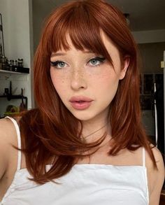 Red Color Hair Ideas, Cooper Ginger Hair, Red Hair Styles Hairstyles, Copper Wolf Cut, Auburn Copper Hair Color, Dark Red Copper Hair, Cool Red Hair Color, Ginger Hair Bangs, Dark Copper Red Hair