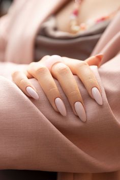 Nail Shape Inspiration, Neutral Fall Wedding Nails, Neutral Nails For Photoshoot, Old Money Rich Nails, Chic Neutral Nails, Almond Color Nails, Delicate Nails Classy, Gel Builder Nails Design, Milky Nude Nails