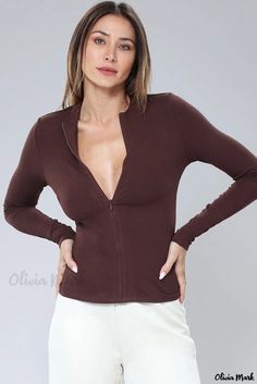 Olivia Mark - Ropa Profesional: Top deportivo de manga larga en marrón oscuro con cremallera invisible White Workout Top, Dark Brown Top, Long Sleeve Activewear, Sports Tops, Zippers Fashion, Top With Long Sleeves, Fitted Maxi Dress, Professional Wear, Brown Long Sleeve