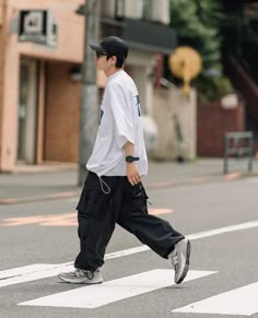 Japanese Outfits Men Street, Japanese Street Fashion Men Summer, Skatewear Men, Japan Outfit Men, Japanese Street Style Men, Japan Street Style