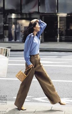 40+ trendy wide leg pants outfits ideas to copy directly! | Wide leg pants outfit | wide leg pants outfit casual | wide leg pants outfit dressy | wide leg pants outfit work | wide leg pants outfit summer | wide leg pants outfit plus size | wide leg trousers outfit | palazzo pants outfit | wide leg jumpsuit | how to wear wide leg pants | how to style wide leg pants | what to wear with wide leg pants | wide leg jeans outfit | suit pants outfit | summer outfits | work outfits | black wide leg ... Brown Pants Outfit Summer, Casual Wide Leg Pants Outfit, Summer Wide Leg Pants Outfit, Wide Leg Pants Outfit Dressy, Wide Leg Pants 2022, Brown Wide Leg Pants Outfit, Suit Pants Outfit