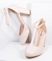 1920s Aesthetic & Flapper-Style Dresses – Unique Vintage Cream Ankle Strap Mary Jane Heels, Retro Beige Heels For Party, Beige T-strap Heels For Formal Occasions, Chic Beige T-strap Heels, 40s Style Wedding, Vintage Wedding Shoes, Wedding Shoes Ivory, Flapper Shoes, 1920s Aesthetic