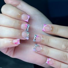 Cute hello kitty shortiessss ✨ Hello Kitty Nail Ideas Short, Short Hello Kitty French Tips, Hello Kitty Inspired Nails Short, Cute Colored Nails, Short And Simple Nail Designs, Halloween Nails Short Hello Kitty, Nails Inspo For Birthday, Cute Short Acrylic Nails Hello Kitty, Hello Kitty Nail Designs Short