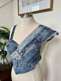 Custom Jeans Diy, Denim Diy Clothes, Diy Clothes And Shoes, Diy Clothes Design, Festival Concert, Music Festival Outfit, Estilo Boho Chic, Denim Diy, Recycled Fashion