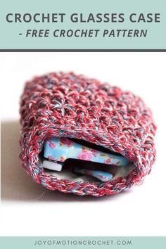 a crochet glass case is shown with the text, free crochet pattern