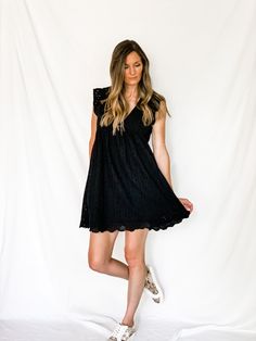 Casual Outfit With Sneakers, Black Romper Dress, Outfit With Sneakers, Cute Casual Outfit, Girls Night Outfit, Tie Dye Fashion, Spring Forward, Love Black, One Love