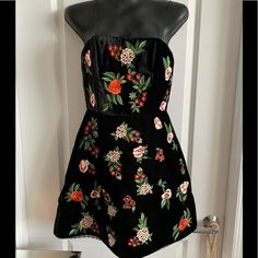 Alice + Olivia Black Dress Size 10 New Black Velvet Material Dress With Flower Bouquet Lace Approximate Measurements: Bust- 15.5” Waist - 14.5” Hip - 18” Length (From Shoulder To Hem) - 36” Purchased From Saks Fifth Flower Velvet Dress, Formal Mini Dress With Floral Embroidery, Formal Floral Embroidered Mini Dress, Formal Black Mini Dress With Floral Print, Black Mini Dress With Floral Embroidery, Black Floral Embroidered Dress For Date Night, Black Floral Embroidery Dress For Date Night, Black Floral Embroidered Mini Dress For Party, Black Mini Dress With Floral Embroidery For Party