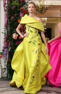 Runway Gowns, Yellow Gown, Bridal Elegance, فستان سهرة, 2024 Fashion, Yellow Fashion, Embroidery Dress, Spring 2024, Couture Collection