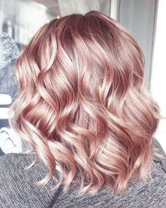 Gold Hairstyles, Rose Blonde Hair, Blond Rose, Rose Blonde, Pink Blonde Hair, Strawberry Blonde Hair Color, Hair Color Rose Gold, Strawberry Blonde Hair, Pink Highlights