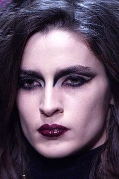 Charlotte Martin, Trad Goth Makeup, Goth Eye Makeup, Siouxsie Sioux, Alt Makeup, Swag Makeup, Alternative Makeup, Edgy Makeup, Gothic Makeup