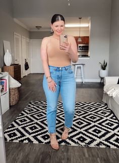 Levi Straight Leg Jeans Outfit, Levi’s Outfit Woman, Levis Straight Leg Jeans Outfit, Wedgie Levis Jeans Outfit, Levi Wedgie Jeans Outfit, Wedgie Fit Levis Outfit, Levis Wedgie Straight Jeans Outfit, Levi’s Wedgie Jeans Outfit, Levis Wedgie Fit Ankle Jeans