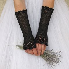 Wedding Gloves, Black Fingerless Gloves, Victorian Gloves, Bridal Gloves, Crochet Gloves, Long Lace Gloves, Gothic Gloves, Vintage Style - Etsy Czechy Black Lace Gloves, Crochet Wrist Warmers, Gloves Crochet, Crochet Gloves Pattern, Formal Gloves, Gloves Pattern, Crochet Wedding