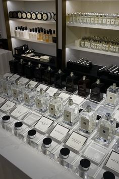 Perfumery Aesthetic, Perfume Storage, Modern Home Interior Design, Rich Lifestyle, Candle Inspiration, Jo Malone, Beauty Skin, Home Interior Design, Scents