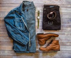 Men's winter layers with boots and sweaters. Check out our winter essentials guide for fashion as the weather gets cool! #mensfashion #menswinterfashion #menssweaters #winterfashion Men Essentials, Cocktail Attire Men, Guy Fashion, Elegance Dress, Weekend Fashion, Smart Casual Men, Khaki Pants Men, Mens Fashion Blog