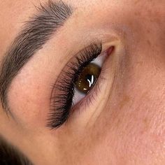 Pretty Eyelashes, Natural Looking Eyelash Extensions, Eyelash Lift, Beauty Tips For Glowing Skin, Eye Makeup Designs