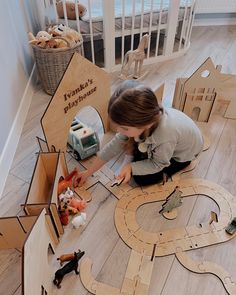 "Our Wooden Town for children offers many advantages and opportunities: 🌿 Made exclusively from safe and non-toxic materials, which guarantees the safety and peace of mind of your children . 🌟 Ideal for both boys and girls, developing imagination and creativity from an early age. 🌸 Encourages endless combinations and creative assembly, ensuring that your child will not get bored!  💕 Engages children of all ages, and don't be surprised if it also piques the interest of adults 📏 Personalized Baby Toys Diy, Jigsaw Puzzles For Kids, Diy Bebe, Personalized Puzzles, Diy Toddler, Custom Nursery, Wooden Baby Toys, Baby Diy, Organization Kids