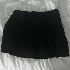 Never Worn High Waist Black Skort With Lined Skirt, High Waist Black Lined Skort, Trendy Black Skort, Black Mini Skort With Lined Skirt, Edgy Black Short Skort, Short Solid Skirt For Night Out, Black Short Lined Skirt, Elegant Black Mini Skort, Black Mini Skirt Skort