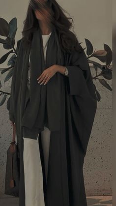 Black Abaya Outfit, Modern Abaya Style, Abaya Summer, Abaya Fits, Abaya Girl, Butter Wallpaper, Abaya Ideas, Abaya Fashion Dubai