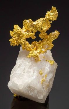 Geology Rocks, Gold Dragon, Beautiful Rocks, Calcite Crystal