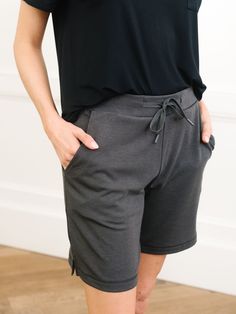 Coverage meets comfort in our Women’s Ultra-Soft Bamboo Bermuda Shorts. Made to flatter all figures and finished with smooth bamboo viscose, these women's bermuda shorts will carry you from plane to pool with poise. This highly requested silhouette features a nine-inch inseam that sits just above the knee for modest draping. Slip them on and stay at the perfect temperature thanks to a breathable weave that releases heat to keep you comfortably cool. Top that all off with two side pockets and you Bermuda Shorts Women, Womens Summer Shorts, Mid Length Shorts, Bamboo Pajamas, Best Pajamas, Soft Clothes, Fabric Accessories, Hot Flashes, Bamboo Fabric