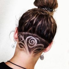 Flower Undercut Design, Women’s Undercut Designs, Undercut Designs For Women Patterns, Womens Undercut Designs, Simple Undercut Designs For Women, Christmas Undercut Designs, Under Cuts For Women Designs, Side Shave Designs For Women, Heart Undercut