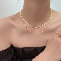 Styling Photoshoot, Gold Necklace For Women, Vintage Pendant Necklace, Party Necklace, Neck Chain, Gold Necklace Women, Gold Necklace Layered, Chain Choker Necklace, Chain Gold