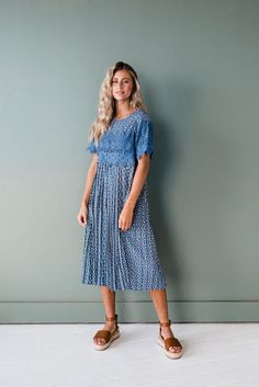 Flowy Lace Midi Dress, Flowy Midi Lace Dress, Elegant Flowy Lace Midi Dress, Elegant Flowy Dress With Lace Sleeves, Elegant Dresses With Lace Sleeves And Flowy Fit, Lace Patchwork Flowy Dress, Elegant Flowy Dress With Lace Trim, Elegant Flowy Lace Dress With Lace Sleeves, Elegant Flowy Lace Dress With Lace Bodice