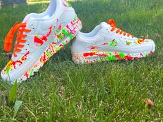 Custom painted Nike Air Max 90 with splatter effect Air Max 90 Blue, Air Max 90 Black, Bling Nike Shoes, Neon Sneakers, Swarovski Nike, All White Sneakers, Galaxy Fashion, Painted Nikes, Black And White Sneakers