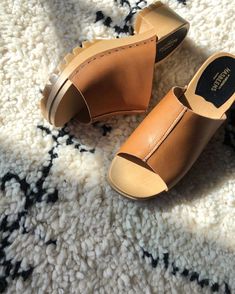 Shopbop on Instagram: “It doesn't get more classic than a great pair of clogs 🤗” 2020 Shoes, Soft Autumn, Clog Heels, Cute Heels, Comfortable Sandals, Dress Sandals, Dress And Heels, Boot Sandals