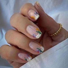 Nude Nails With Flowers, Tulip Nails, Fake Nails Long, Short Fake Nails, Nails Nude, Flower Nail Designs, Colorful Nails, Her Nails