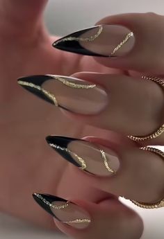 Elegant Nail Designs Black, Black And Gold Acrylic Nails Almond, Farewell Nail Ideas, Farewell Nails Ideas, New Years Nail Ideas Black And Gold, Gold And Black Ombre Nails, Nye Nail Ideas Black And Gold, Black Gold Gel Nails, Black And Gold French Tip Nails Almond