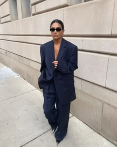 Women’s Suits Outfits, Over Sized Suits For Women, Women Suit Oversized, Oversized Pantsuit Women, Oversized Suit Women Street Style, Oversized Blazer Suit Women, Oversized Suit Outfits For Women, Oversized Suit Black Women, Womens Oversized Suit