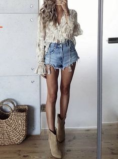 Garden Party Style Outfit, September 2023 Fashion, Spring Mum Outfits, Shorts With Boots Outfits, Botas Western, Yearbook Quotes