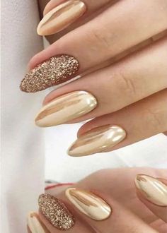 30 Chic New Year's Nail Ideas Perfect for The Holidays - Be Centsational Wedding Nail Art Design, New Years Nail Designs, New Years Eve Nails, Wedding Nails Glitter, Gold Nail Polish, Gold Nail Art, Hot Hands