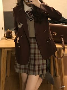 Girls Boarding School Uniform, Cute Boarding School Uniforms, Boarding School Dr Uniform, Brown Uniform School, P.e Uniform Korean, Academy Uniform Aesthetic, Boarding School Uniforms Aesthetic, Light Academia Uniform, Red Uniform Aesthetic