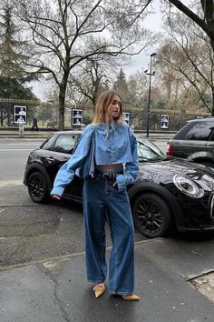 Wide Left Jeans Outfit, Best Wide Leg Jeans, Outfits With Wide Leg Jeans, Wide Leg Jeans Outfit Ideas, Cuffed Jeans Outfit, Wide Jeans Outfit, How To Wear Wide Leg Jeans, How To Style Wide Leg Jeans, Wide Leg Jeans Outfits