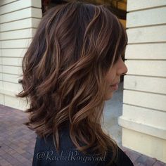 What are Tortoise shell highlights? What are Ecaillè highlights? This could perhaps be the next big thing in hair! Dark Brown Hair Color, Balayage Hair