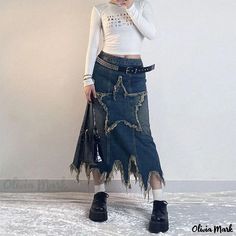 Olivia Mark - Denim Mini Skirt with Fringes, Five-pointed Star Applique, and Unique Hemline Skirt Over Jeans, Stylish Denim Skirt, Maxi Skirt Winter, Skirt With Fringe, Fur Skirt, Irregular Skirt, Earthy Outfits, Distressed Denim Skirt, Denim Chic