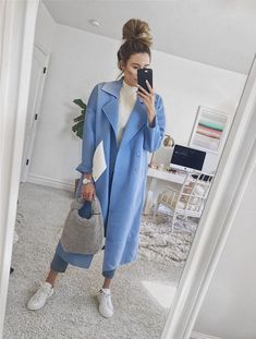 Blue Blazer Outfit, Christine Andrew, Elegant Outfit Classy, Classy Winter Outfits, Sweater Cropped, Coat White