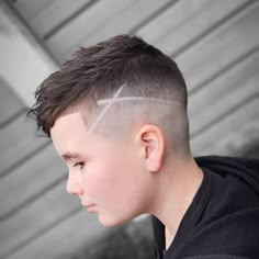 Boys Short Hair Styles, Ideas Haircut, Trendy Mens Haircuts, Undercut Pompadour, Disconnected Undercut, Haircut Designs, Style Hairstyle, Fade Haircuts, High Fade