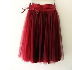 {deep red swish of skirt} Tull Skirt, Daytime Fashion, Red Tulle Skirt, Diy Skirts, Tulle Skirts, Skirt Tutorial, Gettin Hitched, Wardrobe Ideas, Beautiful Skirts