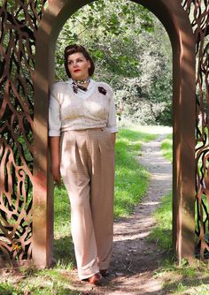 ITEM DESCRIPTION 1930s vintage style suit trousers for women. These trousers are adapted from a 1930s mens pattern with wide fit, pleated front, very high waisted, fishtail back and buckle back. After many requests I have finally got around to make my signature mens trousers for ladies. The only thing that I changed is the basic hip to waist ratio and the length, everything else is exactly the same. The trousers are made of a stunning 100% wool flannel with tattersall checks/ The fabric is soft 1930s Pants, 40s Mode, Mens Pattern, 1940s Clothing, Style Année 20, Vintage Style Blouses, 1940s Style, Trousers For Women, Outfit Vintage