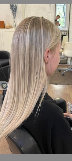 Blonde Hair After Brown, Dimensional Blonde Root Smudge, Balayage On Natural Blonde Hair, Half Head Highlights On Blonde Hair, Blonde Balayage Neutral, Icy Dark Blonde Hair, Platinum With Dimension, Highlights From The Roots, Very Blonde Balayage