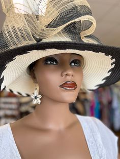 This is a Spring or Summer dress hat. This African style hat is a unique classic.The style is beyond fabulous.The Art decor and the crown opening will make the perfect show stopper.Make this part of your  hat collection.Don't delay order yours today! Church Suits And Hats, Formal Hat, Spring Hat, African Hats, Style Africain, Church Hat, Hat Wedding, Spring Hats, Floppy Sun Hats